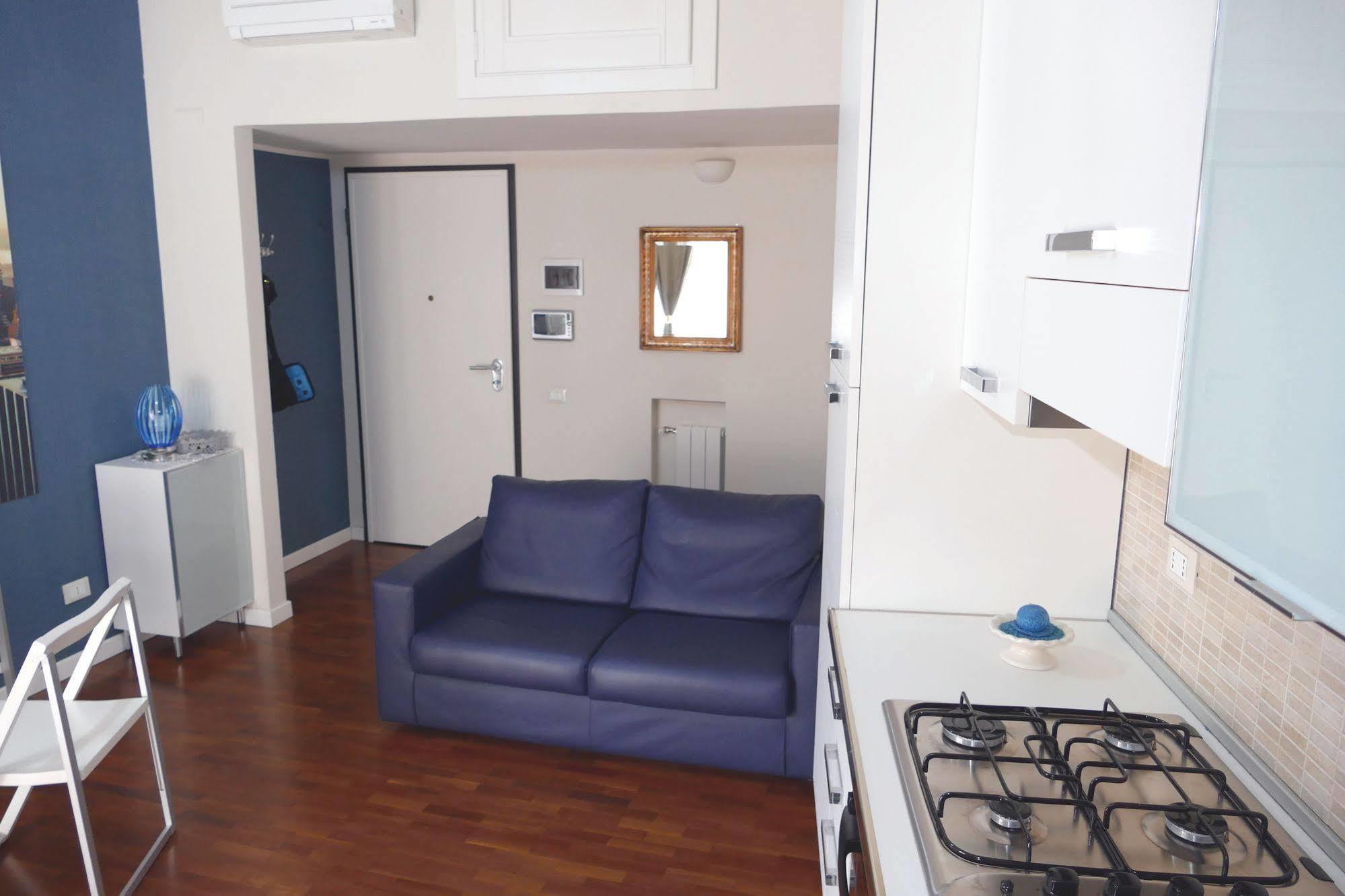 Domus Yenne Suites Cagliari Bagian luar foto