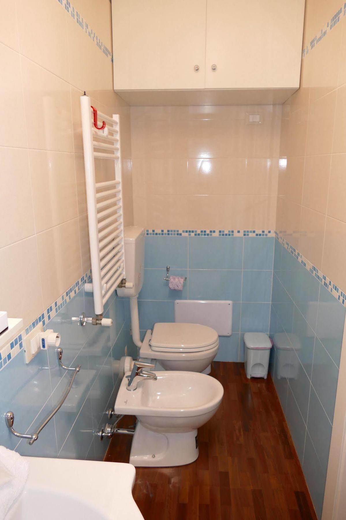 Domus Yenne Suites Cagliari Bagian luar foto