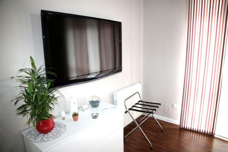 Domus Yenne Suites Cagliari Bagian luar foto