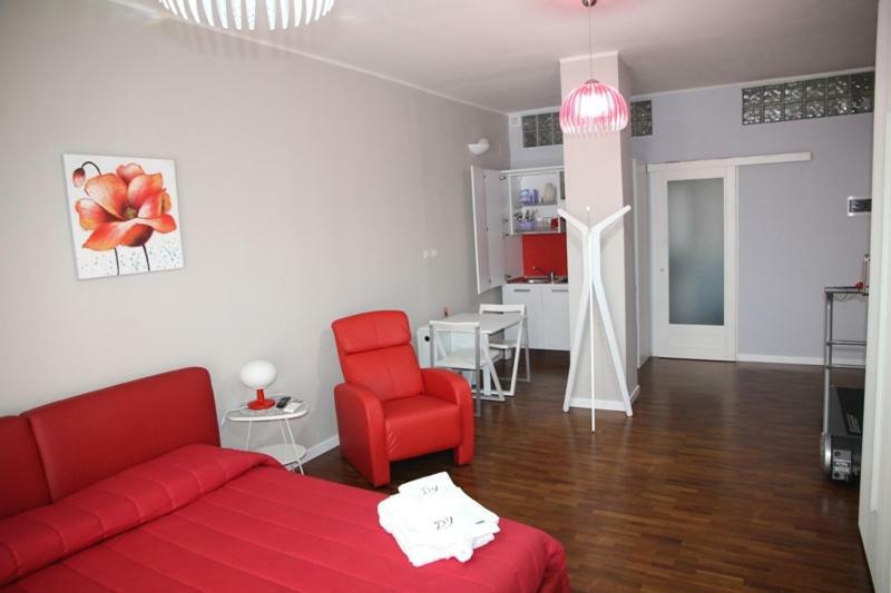 Domus Yenne Suites Cagliari Bagian luar foto